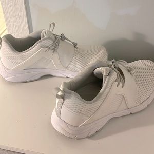 Bionic sneakers, women’s size 8.5